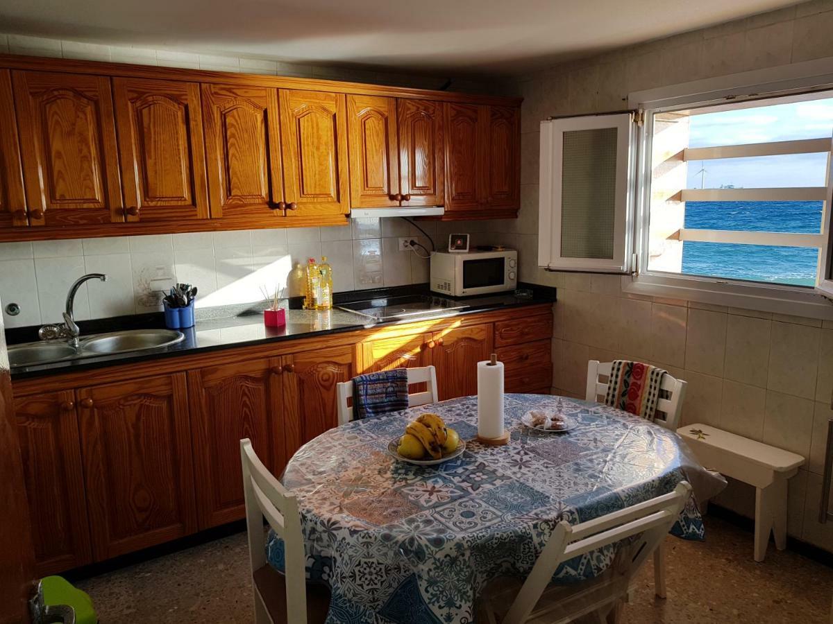 Bed And Breakfast By The Sea Pozo Izquierdo Экстерьер фото